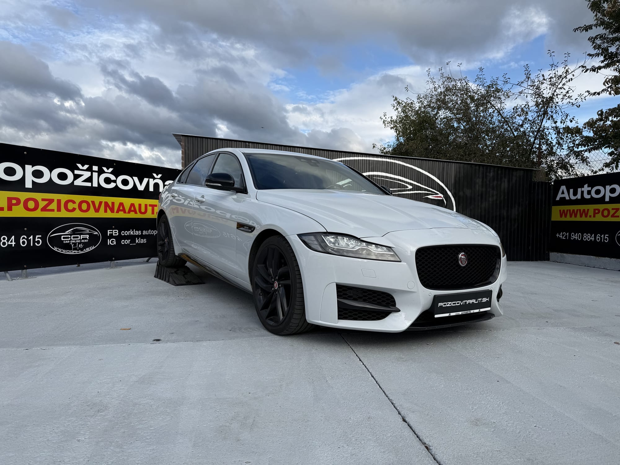 Jaguár XF